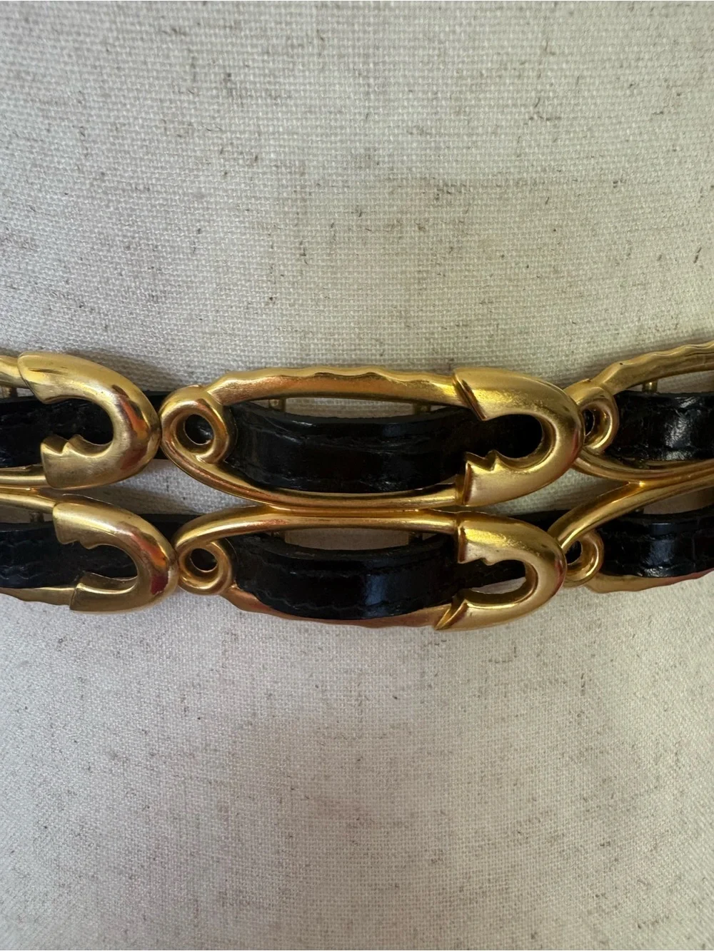 Vintage 90s Avignon Black Croc Embossed Leather Belt with Gold Safety Pin Design